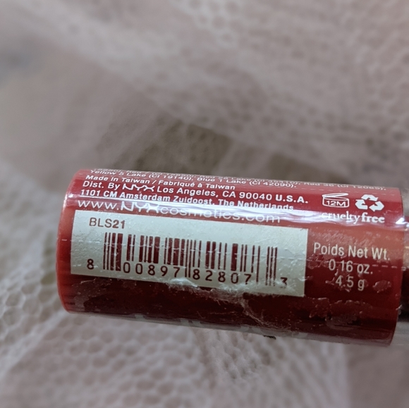 3/$14 NYX Staycation NIP Butter Lipstick - Picture 5 of 7